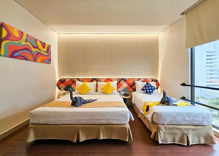 Hotel 88 Embong Malang Tunjungan Surabaya By Wh - Breakfast With The Best View On The Highest Floor And Strategic Location In The City Center